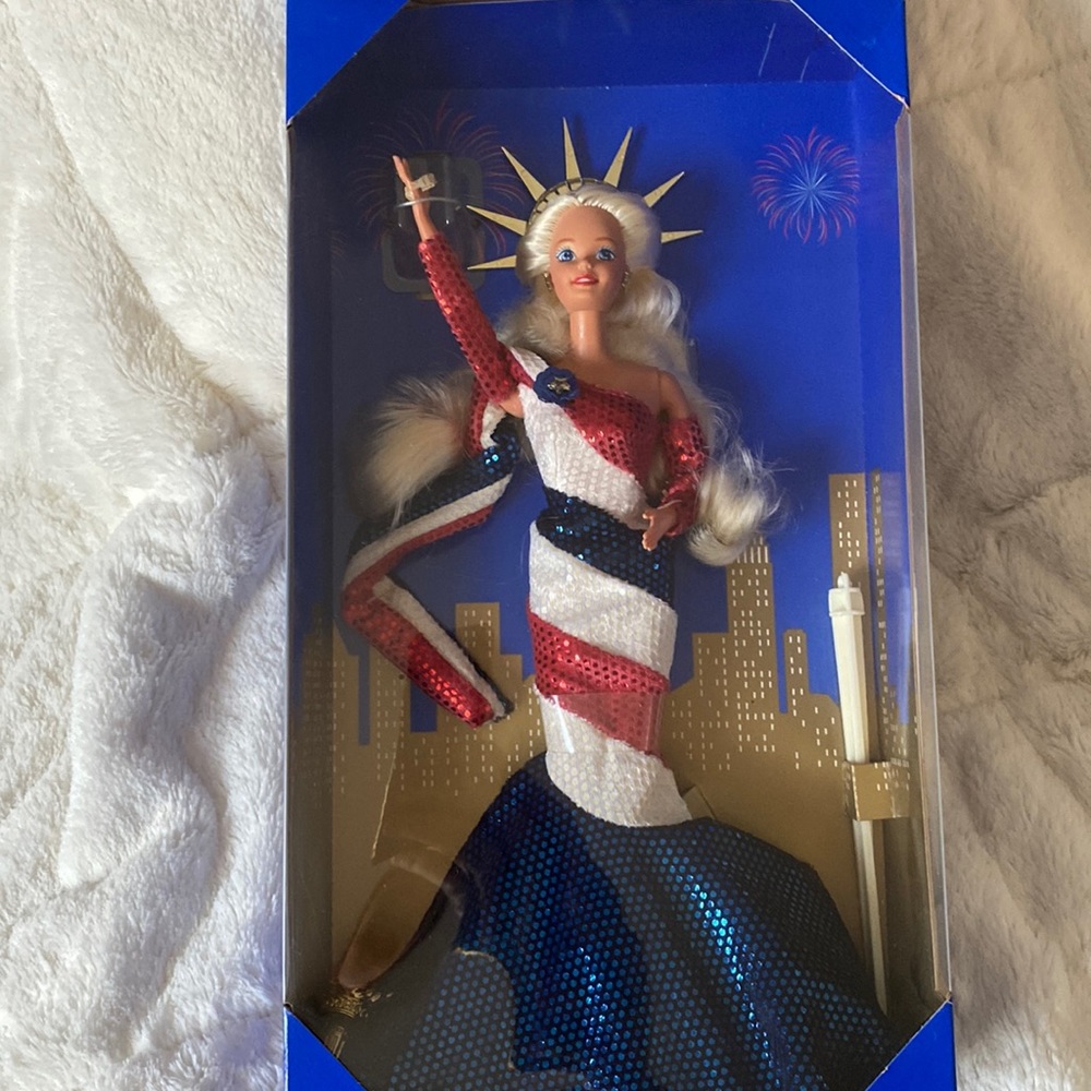 FAO Schwarz 🗽 Statue Of Liberty Barbie🗽